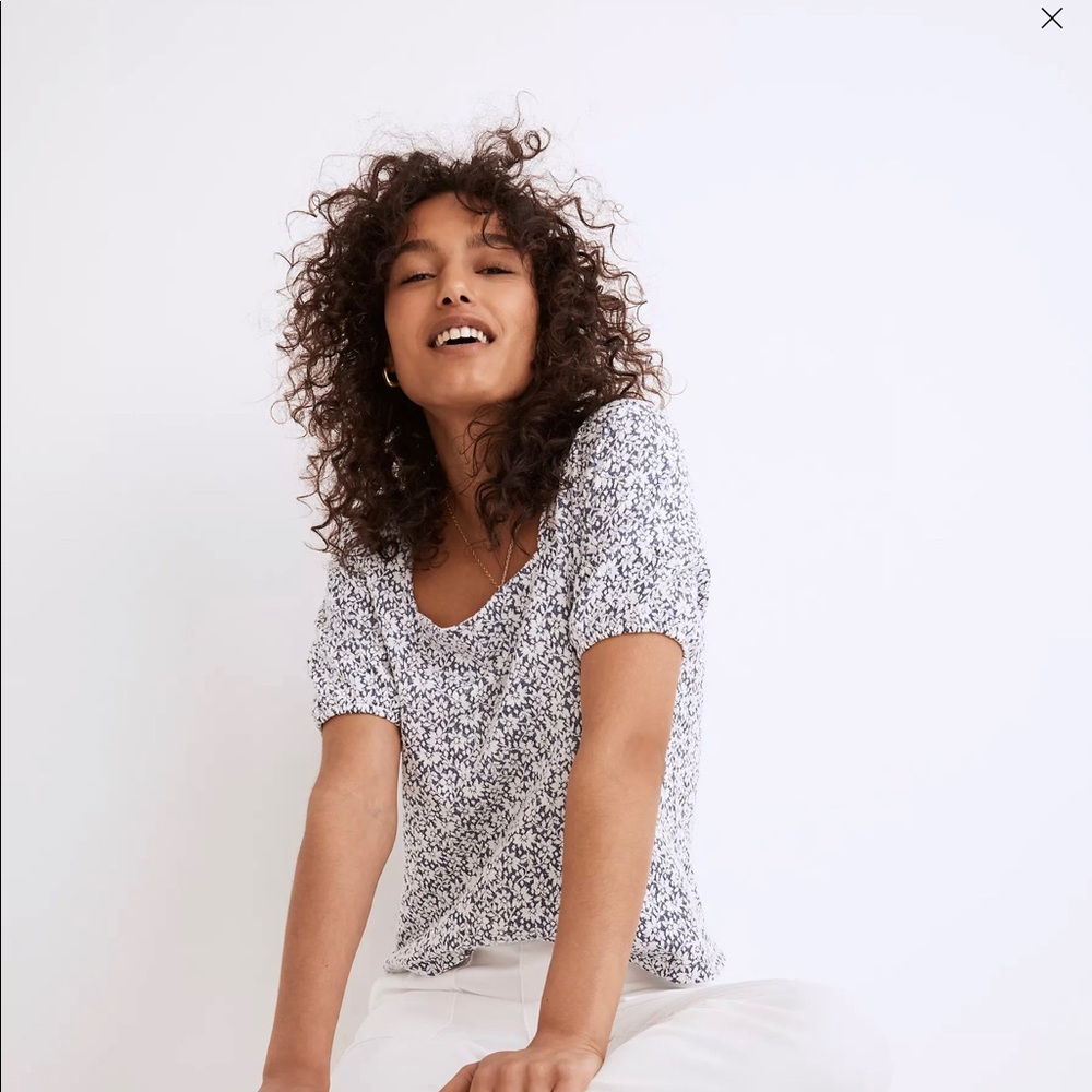 Madewell floral jacquard Button back top, size medium